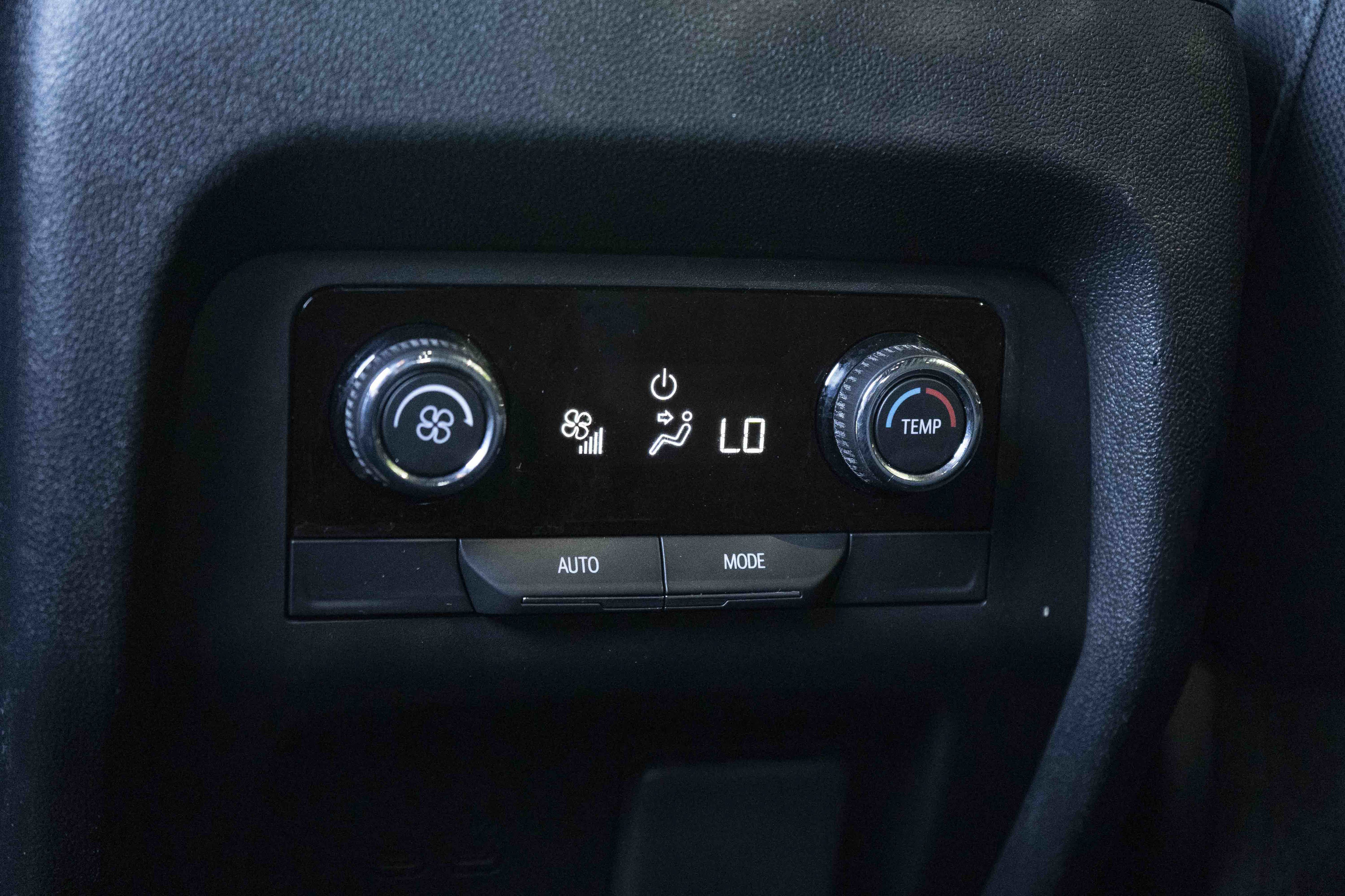Used 2026 Chevrolet Traverse LT w/ Driver Confidence Package FWD image 45