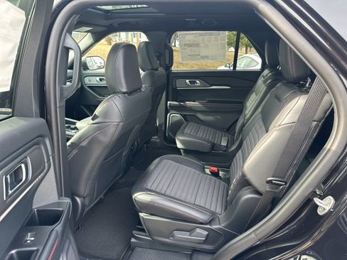 New 2026 Ford Explorer ST-Line w/ ST-Line Street Pack image 14