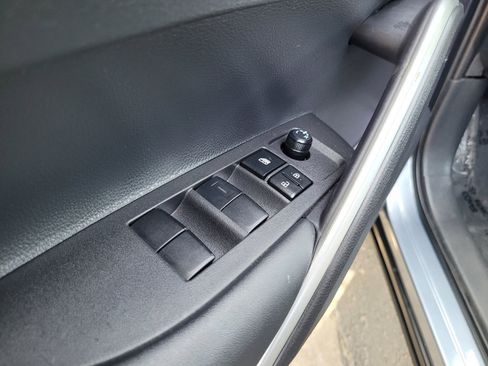Used 2024 Toyota Corolla Cross LE FWD image 26