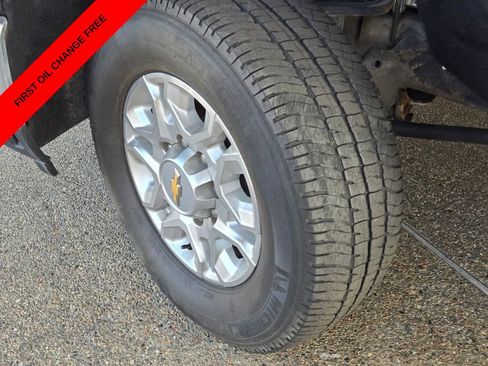 Used 2024 Chevrolet Silverado 2500 LTZ AWD/4WD image 2