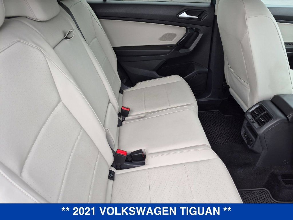 Used 2021 Volkswagen Tiguan SE FWD image 29