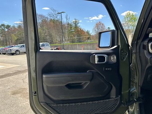 Used 2022 Jeep Gladiator Sport AWD/4WD image 22