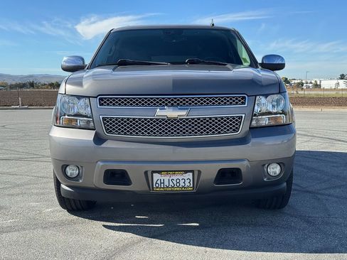 Used 2009 Chevrolet Suburban LTZ image 12