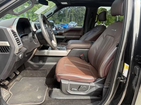 Used 2015 Ford F150 Platinum w/ Equipment Group 701A Luxury AWD/4WD image 21