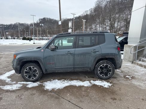 Used 2015 Jeep Renegade Trailhawk w/ Cold Weather Group image 4