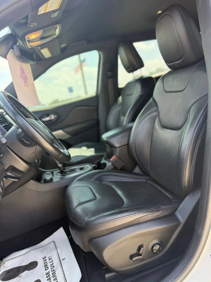 Used 2019 Jeep Cherokee High Altitude AWD/4WD image 12