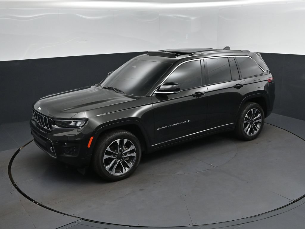Used 2024 Jeep Grand Cherokee Overland w/ Luxury Tech Group IV AWD/4WD image 1