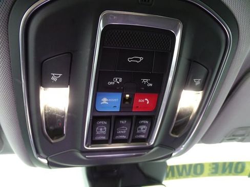 Used 2022 Jeep Grand Cherokee L Limited w/ Luxury Tech Group II AWD/4WD image 12