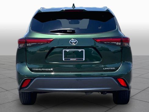 Used 2023 Toyota Highlander Limited FWD image 5