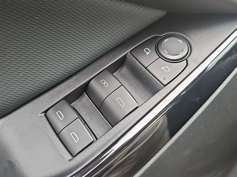 Used 2026 Chevrolet Equinox LT AWD/4WD image 23