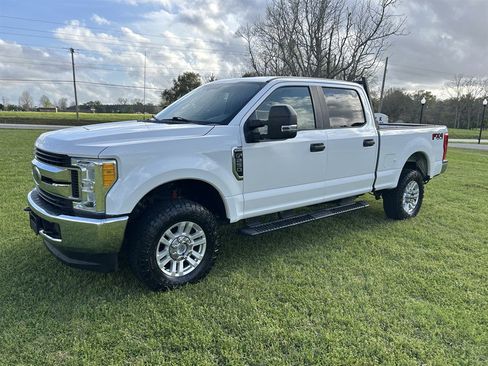 Used 2017 Ford F250 XL w/ STX Appearance Package image 3