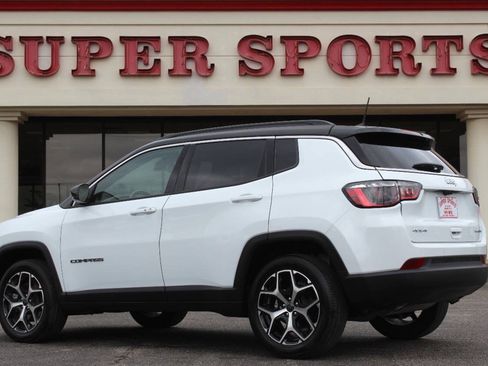 Used 2025 Jeep Compass Limited AWD/4WD image 5