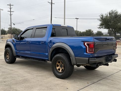 Used 2017 Ford F150 Raptor w/ Equipment Group 802A Luxury image 9