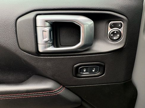 Used 2022 Jeep Gladiator Rubicon w/ LED Lighting Group AWD/4WD image 19