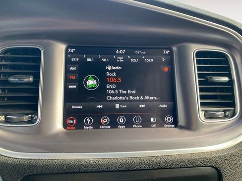 Used 2019 Dodge Charger SXT image 22