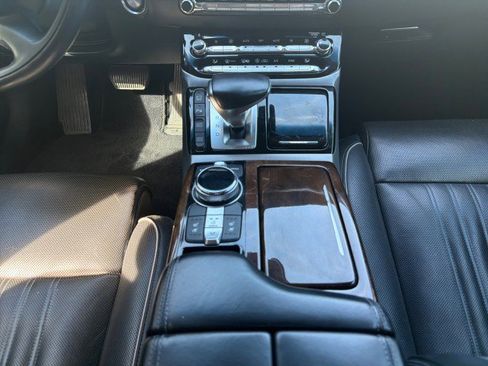 Used 2019 Genesis G90 5.0 Ultimate RWD image 17