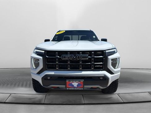 Used 2024 GMC Canyon AT4 AWD/4WD image 2