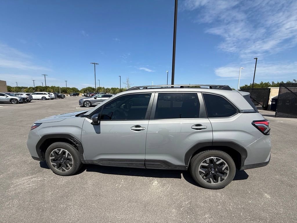Used 2025 Subaru Forester Premium w/ Convenience Package #1 AWD/4WD image 7