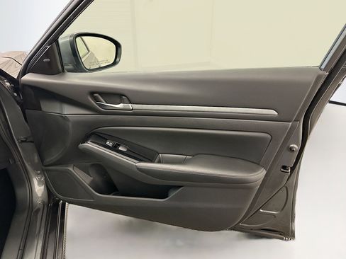 Used 2023 Nissan Altima 2.5 SV image 32