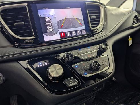 New 2026 Chrysler Pacifica Select w/ S Appearance Package image 22