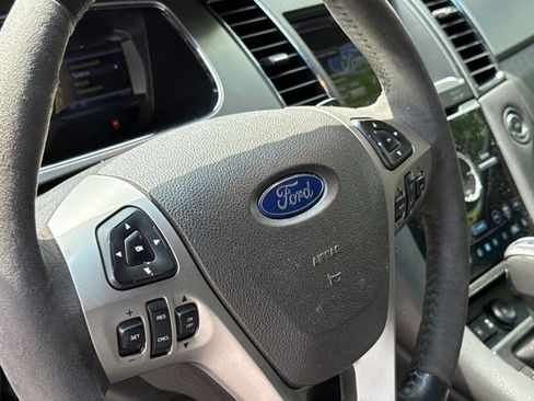 Used 2013 Ford Taurus SHO image 29