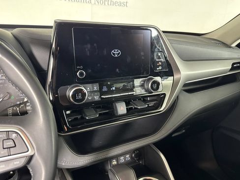 Used 2023 Toyota Highlander LE FWD image 25
