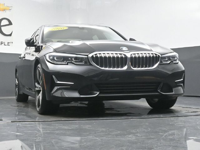 Used 2020 BMW 330i Sedan w/ Premium Package RWD image 3