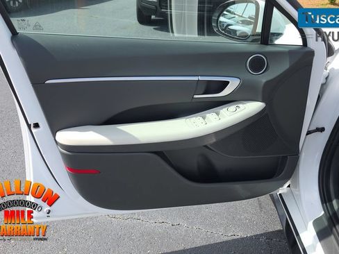 Used 2025 Hyundai Sonata SEL FWD image 12