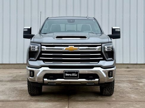 Used 2024 Chevrolet Silverado 2500 LTZ w/ LTZ Premium Package image 8
