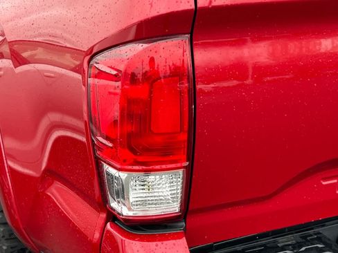 Used 2016 Toyota Tacoma SR5 w/ SR5 Appearance Package (DN) image 14