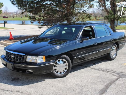 Used 1999 Cadillac De Ville Concours image 2
