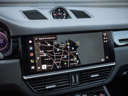 Certified 2023 Porsche Cayenne AWD/4WD image 16