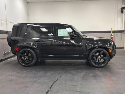 Used 2024 Land Rover Defender 110 X-Dynamic SE AWD/4WD image 3