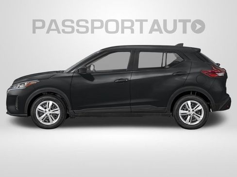 Used 2024 Nissan Kicks S FWD image 4