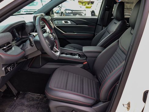 New 2026 Ford Explorer ST-Line w/ ST-Line Street Pack RWD image 18