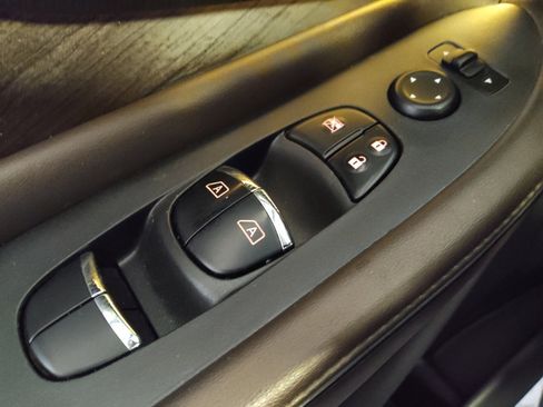 Used 2019 Nissan Murano Platinum image 27