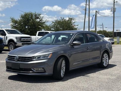 Used 2018 Volkswagen Passat 2.0T SE FWD image 15