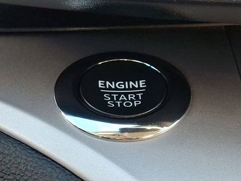 Used 2022 Ford Explorer XLT w/ Equipment Group 202A image 24