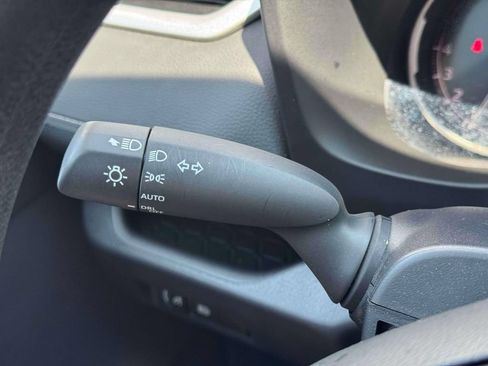 Used 2025 Toyota RAV4 XLE AWD/4WD image 23