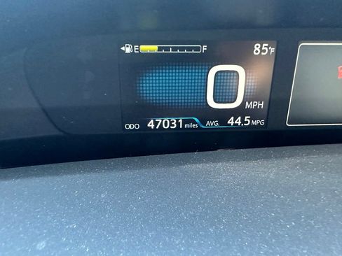 Used 2016 Toyota Prius Three Touring FWD image 13
