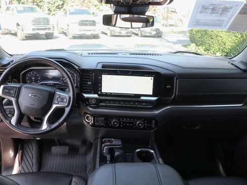 Used 2024 Chevrolet Silverado 1500 LT Trail Boss w/ LT Trail Boss Premium Package AWD/4WD image 31