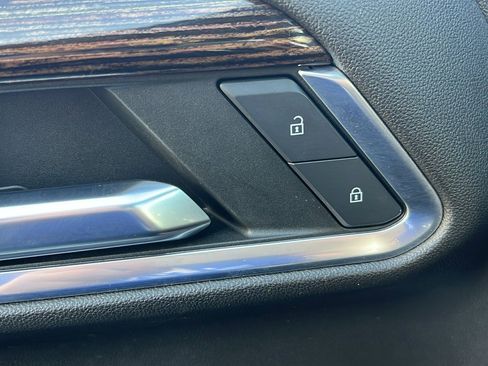 Used 2023 GMC Sierra 1500 Elevation image 14