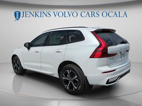 New 2026 Volvo XC60 B5 Core w/ Climate Package image 8