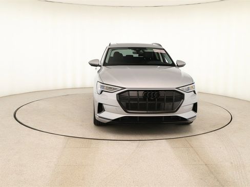 Used 2023 Audi e-tron Premium Plus w/ Premium Plus Package image 11