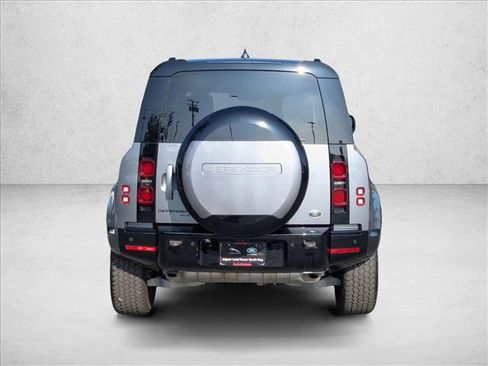 Used 2023 Land Rover Defender 110 X-Dynamic SE image 7