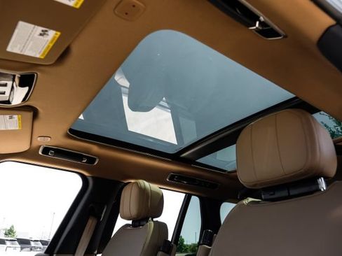 New 2026 Land Rover Range Rover SE AWD/4WD image 5