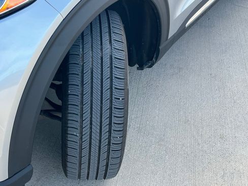 Used 2023 Ford Explorer XLT w/ Equipment Group 202A image 9