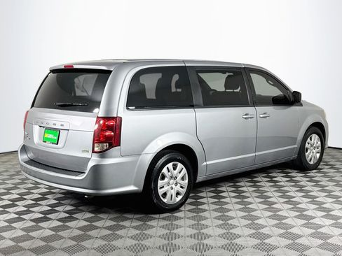 Used 2018 Dodge Grand Caravan SE FWD image 8