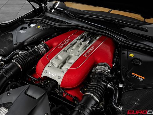 Used 2022 Ferrari 812 GTS image 12