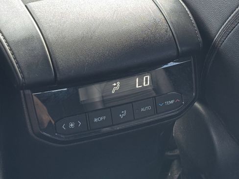 Used 2025 Toyota Highlander XSE AWD/4WD image 24
